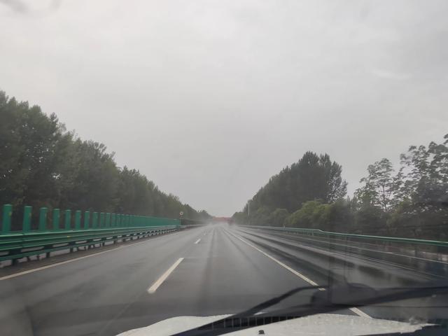 我们今天本来要去兰州水墨丹霞，却在会宁县被战友"俘虏”了