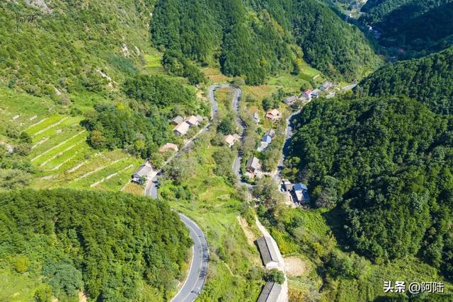 在秦岭最美跑山公路101省道，发现很多当地摩友喜欢倒头就睡