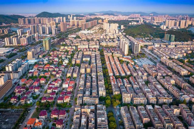 广东阳江和云南西双版纳哪里更适合老年人过冬旅居？