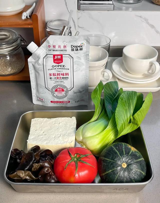 吃一斤它等于吃10只鸡，一降血脂、二降血糖	、三降胆固醇	，要懂吃