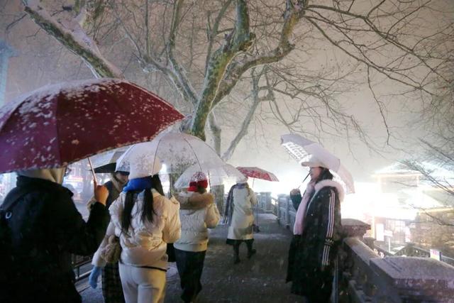 江西庐山迎来今冬第一场瑞雪