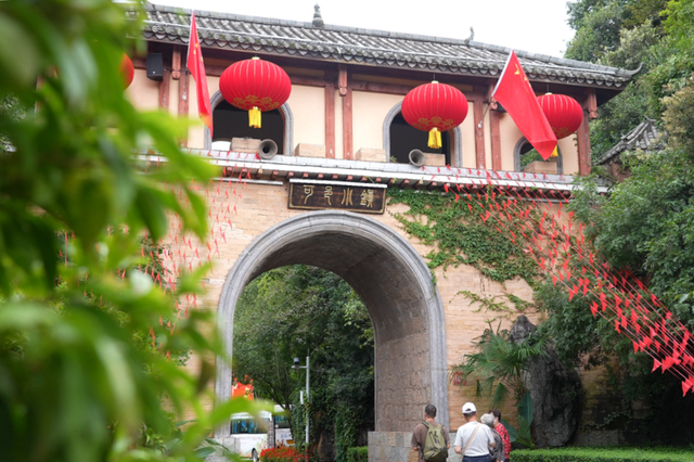 红了！弥勒国庆氛围已拉满，喜迎八方客！