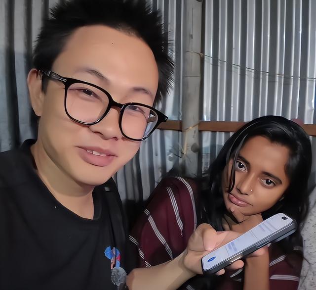 湖北小伙在孟加拉贫民窟，被大妈相中拉进家，让把她女儿娶回中国