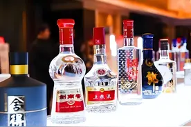 同为泸州老窖，头曲、特曲、国窖1573有啥不同？行家：区别很大图片