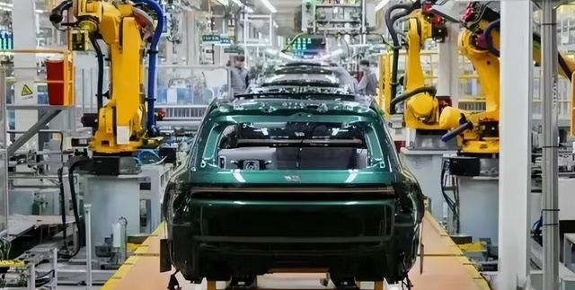 出人意料，访华落幕仅两日， 马克龙态度骤转，竟对中国下最后通牒