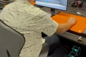 网瘾劝退生意：花数千元打游戏到哭，被家长视为救命稻草，先把孩子“骗”回学校图片