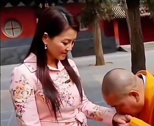 李湘也没想到，释永信被查第10天，恶心的一幕出现还牵连王诗龄