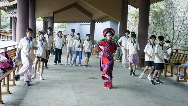 海外华裔青少年“多彩贵州”研学之旅夏令营活动走进晴隆