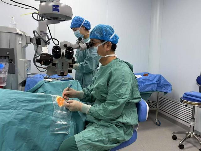 视力模糊，不一定就是白内障，真正的白内障是这3个样子！
