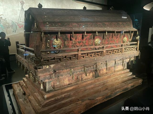 参观内蒙古博物院新馆