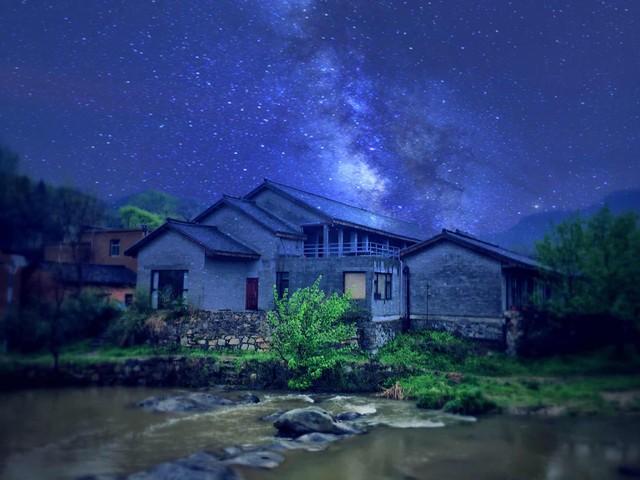 她不敢相信，在监狱里炼狱般的那三年，原来是都是他精心策划