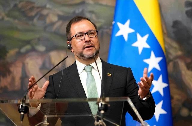 大战在即，特朗普2票险胜，委内瑞拉致电北京，中方回了一句话