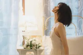 28岁的秘密恋情曝光：我与49岁房东的禁忌之爱，她竟然做出了这个图片