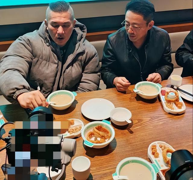 没想到，再婚半年的汪小菲，因台湾馆长的一番话，实现口碑暴增