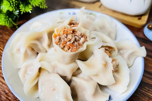 明日立冬，无论有钱没钱，牢记：1不去，2不洗，3要吃，迎冬纳福