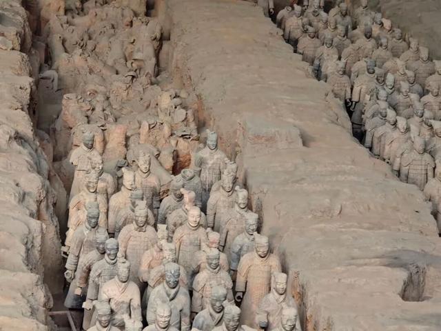 人人拎几箱坐火车！网友：错过等一年！