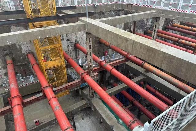 国内单体最长 两层双岛四线 上海市域铁路嘉闵线丰茂路站初具雏形