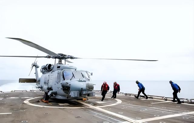 南海半天摔2架！美军今年已12起A级事故，尼米兹号恐撑不到退役