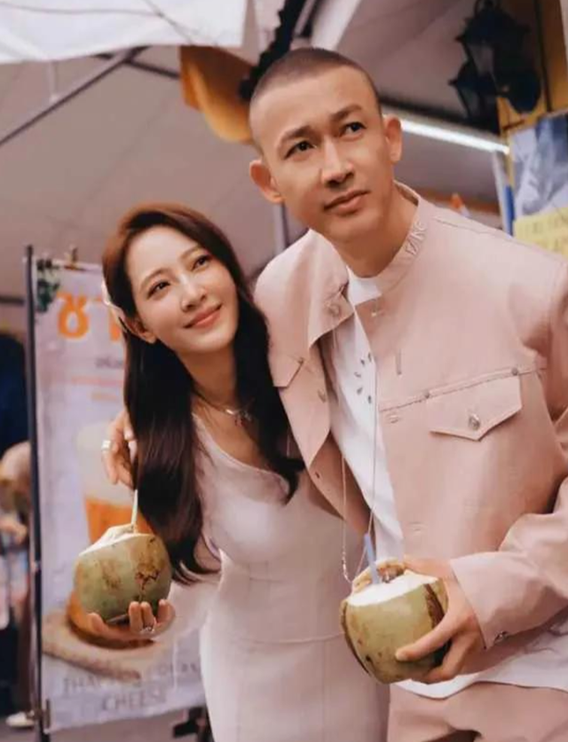 47岁聂远一家回贵州，11岁女儿和妈妈共用一张脸，长得真漂亮