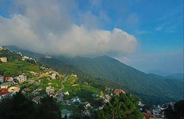 越南河内市西北的三岛山