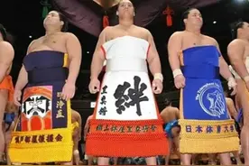 日本相扑男个个壮硕肥胖，为何樱花妹都想下嫁? 原因羞于开口！图片