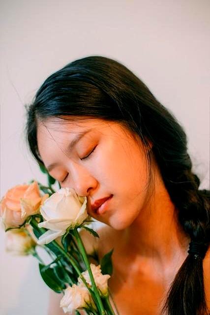 两性关系：45岁后，女人不怕你动手动脚，就怕你动这几样！