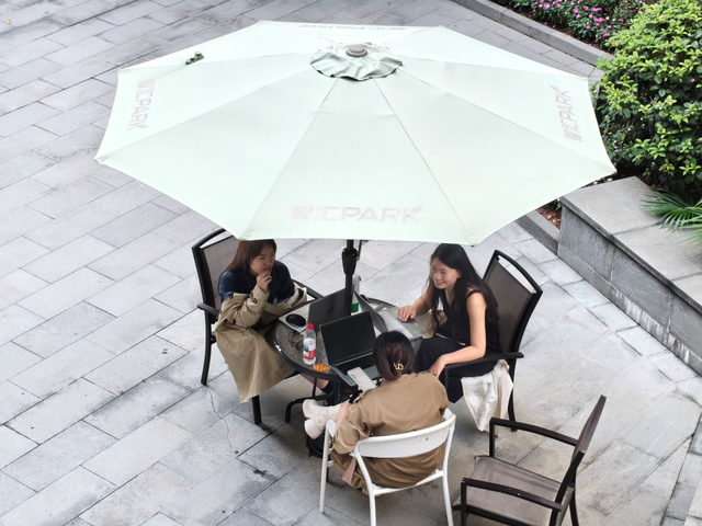 两千元也用上了真两亿像素！Reno 15这次够狠的