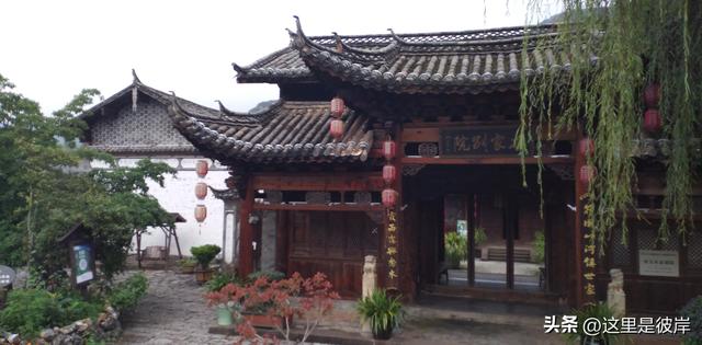 乘旅游专线游丽江的观音峡