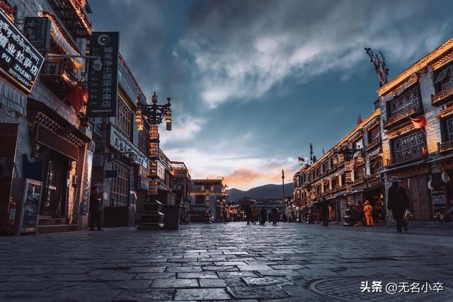 突然发现，旅游其实就是一种精神救赎，只有精神内耗的人才需要它