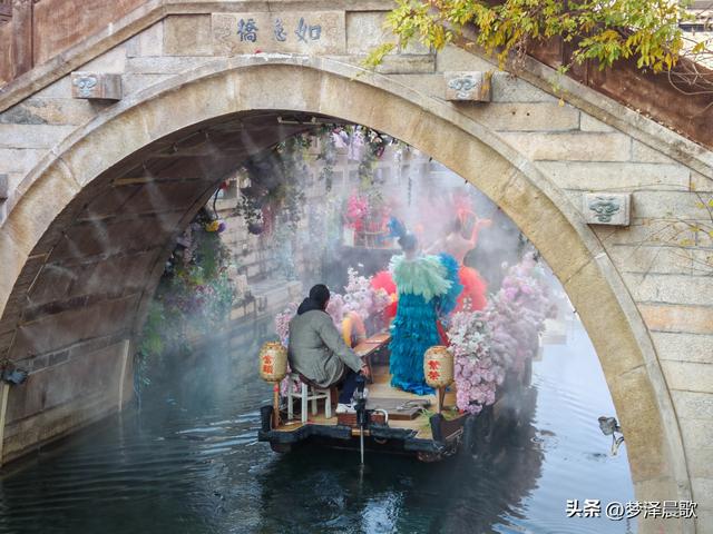 湖北：祥云湾庆典燃爆文旅圈 三喜临门夜 千人天灯点亮浪漫星河‌