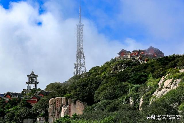 朋友圈已卷疯！九月泰山“琉璃色天空”限时上演！秋意治愈力拉满~