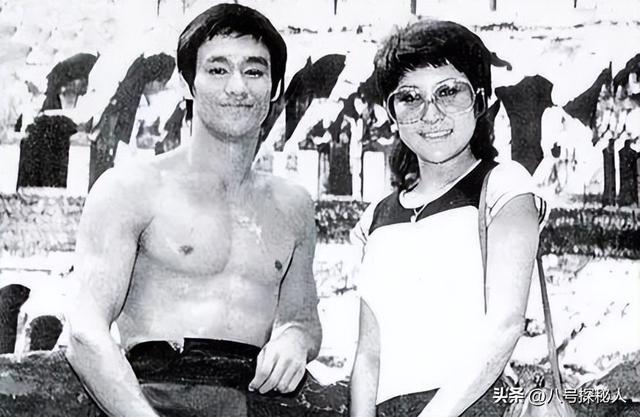 没想到！52年后丁珮终于说出真相：李小龙死前在床上倒了12分钟