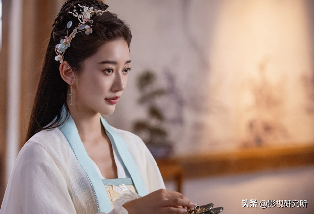 周洁琼新剧《明月入卿怀》首播6集，口碑出炉，观众评价一针见血