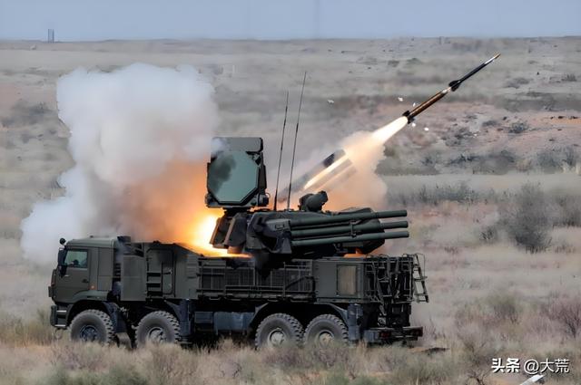 乌克兰摧毁两架俄军苏27战机！一周两袭克里米亚！俄罗斯太拉胯