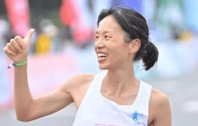 张水华跑完重庆马拉松，对成绩挺满意	，距国际健将认证只差一步