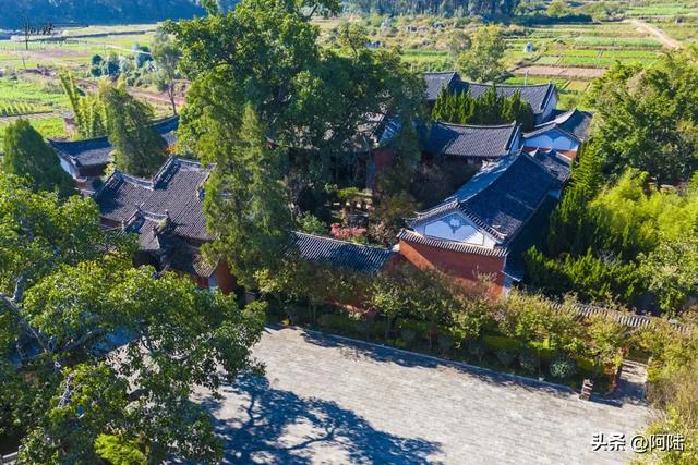 距洱海60多公里,这根“南诏铁柱”是大理现存最珍贵的古迹之一