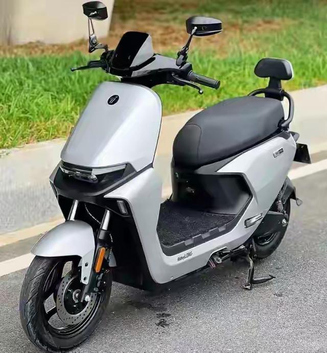 电动车品牌好评榜来了，雅迪排在第5名，第1名、第2名都是谁？