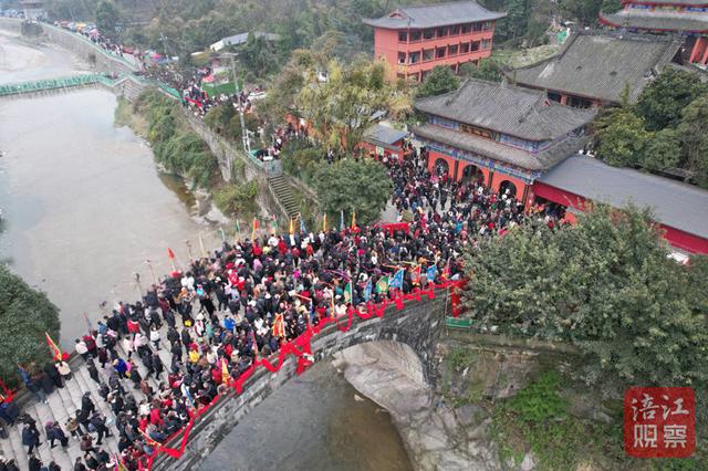雎水镇：百年古镇焕新生，碧水青山入画来