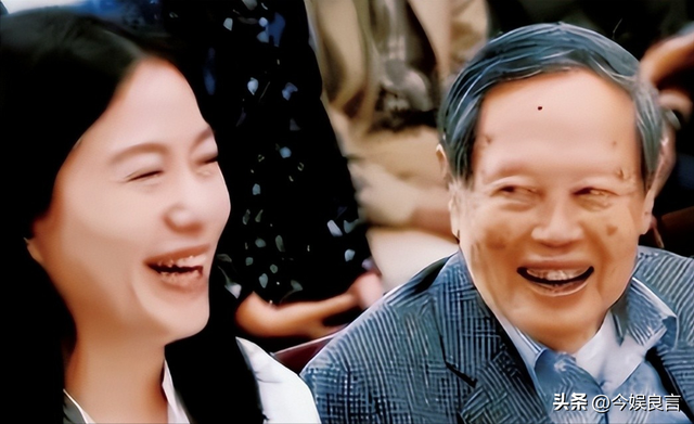演都不演了？杨振宁去世仅4天，恶心的事就发生了，还不止一件！