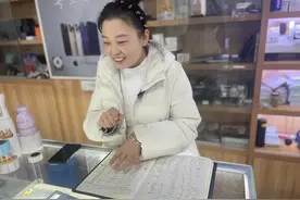 滚烫人生丨广埠屯“手机女侠”，年入百万就靠一个字图片