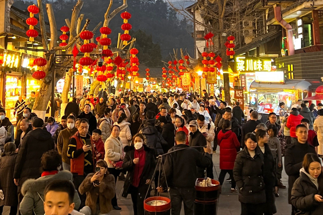 2026马年春节假期，全国最堵十大景区出炉：一眼望不到边的人头！