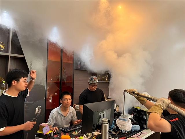 太疯狂了！i9-14900KF超频至9.13GHz新世界记录：来自中国大神