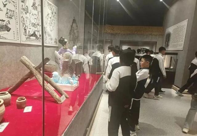 冰天雪地里的精神之旅！穿行敦化红色廊道，每一站都藏着惊喜