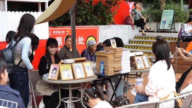 日接待游客超10万人次！黔灵山公园凭什么成了贵州旅游的顶流？