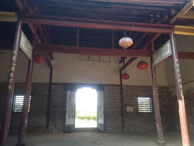 浏河滚滚欲留春，独向芳踪觅雅意——徒步小溪河散记（十一）
