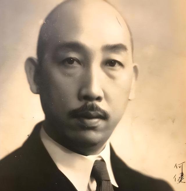 1915年	，军阀王德庆娶了15岁的少女当妾室，两年后王德庆身亡