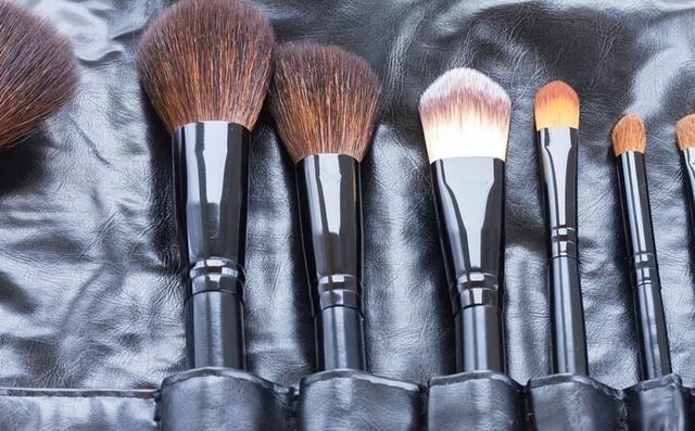 韩国人教会了技术，河北人拿走了市场：中国化妆刷之都的逆袭史 第2张