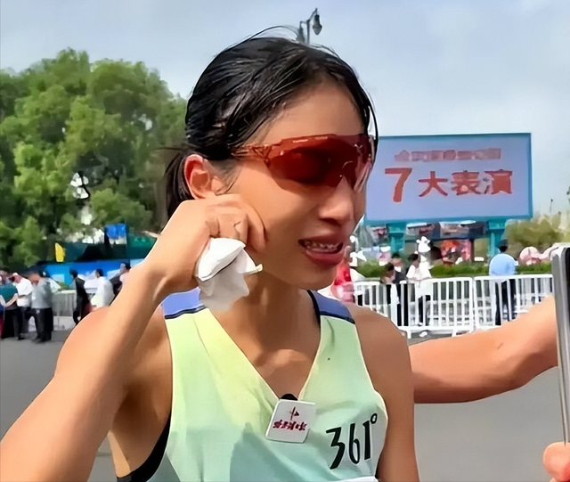 辞职仅2天	，好友曝最快女护士下步计划，田协除名风波已真相大白