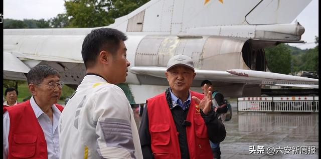 金寨梅山：一杯瓜片千份服务 “志愿红”擦亮双节旅游名片