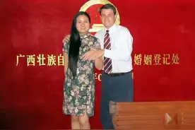2003年，公交车上5分钟，美国小伙对广西姑娘一见钟情，结局如何图片